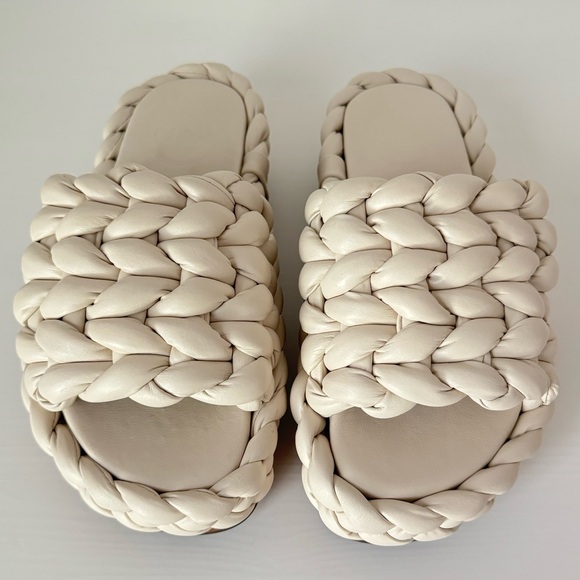 WAVY SLIDE SANDAL - Picture 5 of 6